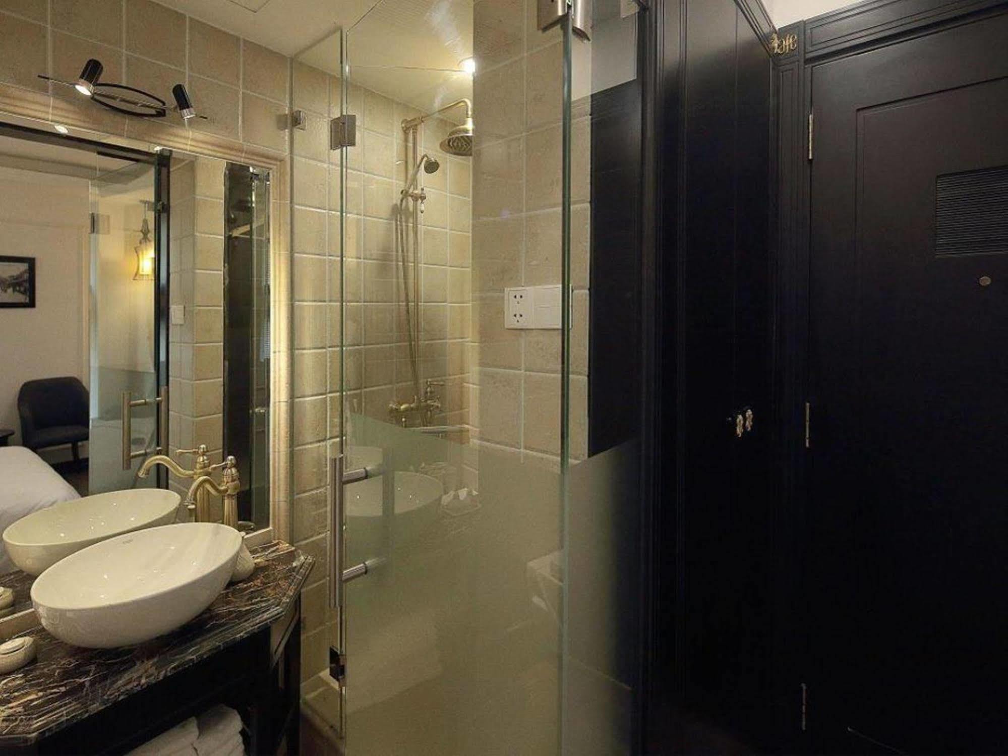 Khách sạn A25 - 06 Trương định TP. Hồ Chí Minh